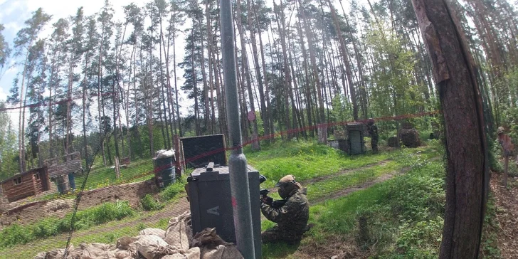 Paintball se 100 kuličkami na poloostrově u rybníka