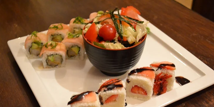 Bohaté sushi menu pro dva v Café Buddha