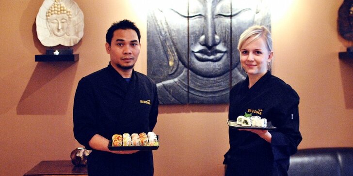 Bohaté sushi menu pro dva v Café Buddha