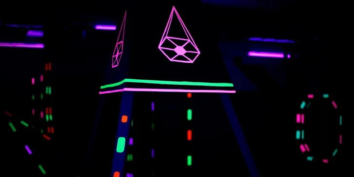 Hra laser game, jízda na simulátoru virtuální reality a pizza i nápoj
