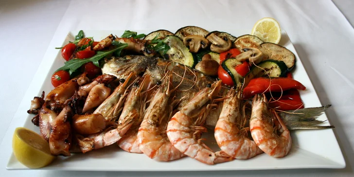 Dary moře na grilu v restauraci Per Te (1100 g)