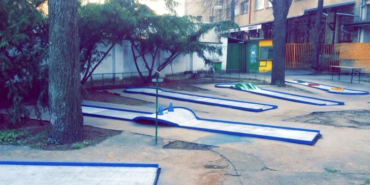 3 či 5 vstupů na minigolf pro jednoho i více hráčů