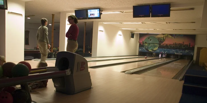 2 hodiny u bowlingové dráhy až pro 6 osob