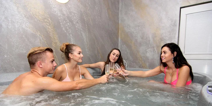 Vířivka bude na hodinu jenom vaše. 