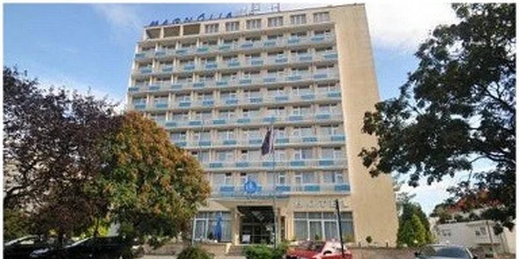 2790 Kč za TŘI dny relaxace v Piešťanech pro DVA. 4* hotel Magnólia, bohaté večeře, rašelinový zábal, infrasauna i bazén. Navštivte světoznámé koupele!
