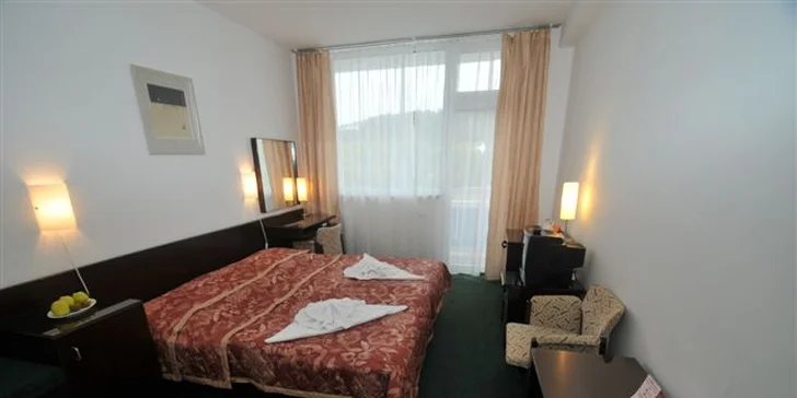 2790 Kč za TŘI dny relaxace v Piešťanech pro DVA. 4* hotel Magnólia, bohaté večeře, rašelinový zábal, infrasauna i bazén. Navštivte světoznámé koupele!