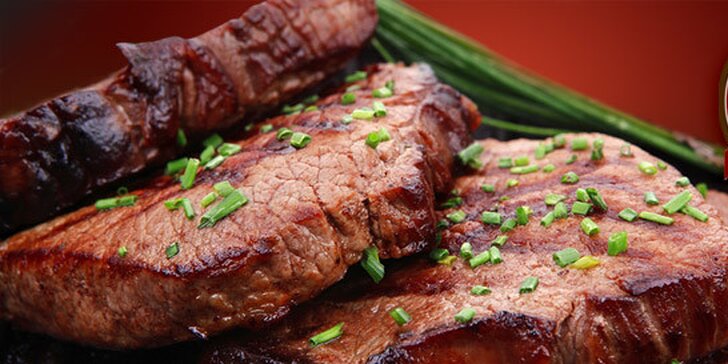299 Kč za steakový talíř (600 g) plný nejvybranějších laskomin pro DVA. Panenka, kuřecí steak, svíčková, fazolky, slanina plus DVĚ přílohy se slevou 55 %.