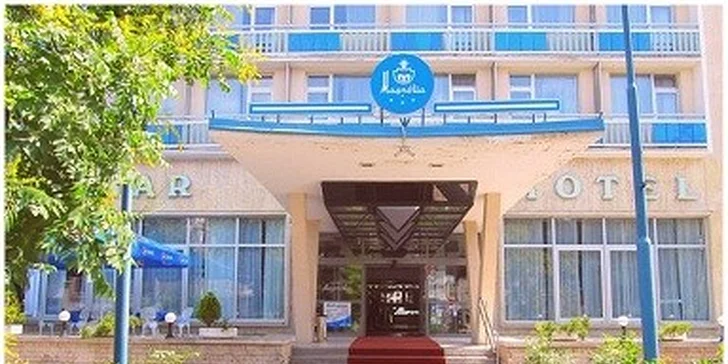 2790 Kč za TŘI dny relaxace v Piešťanech pro DVA. 4* hotel Magnólia, bohaté večeře, rašelinový zábal, infrasauna i bazén. Navštivte světoznámé koupele!