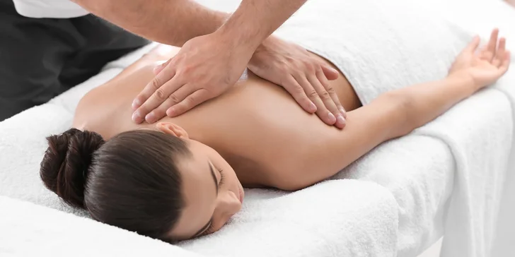 Klasická alebo športová masáž či mäkké a myofasciálne techniky, v ponuke aj permanentka