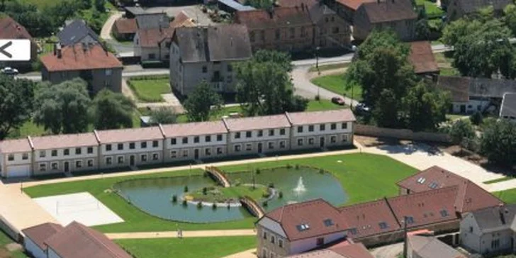 2690 Kč ubytování na dvě noci pro dva v komfortním pokoji Hotelu Lions. Mnoho doprovodných služeb, snídaně a maximum romantiky se slevou 58%.