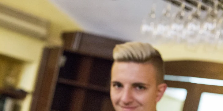 Steak je z hovězího nízkého roštěnce. 
