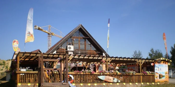 Dobroty z grilu a koupání v kempu Merkur