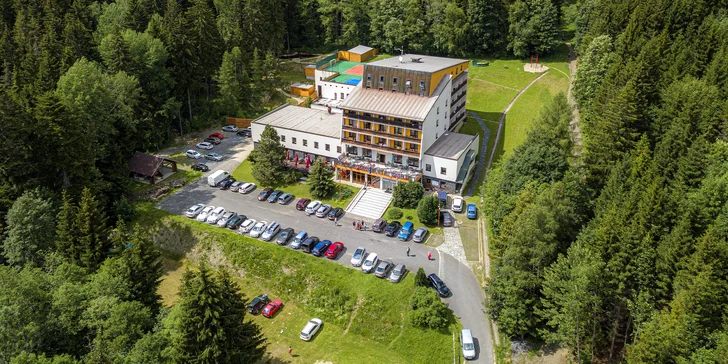 Nabitý pobytový balíček v Jeseníkách: wellness, polopenze, sport a zábava