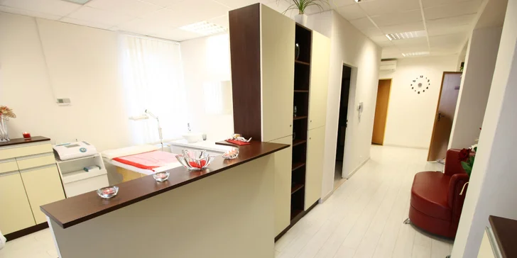 Salon Médea nabízí příjemné moderní prostředí.