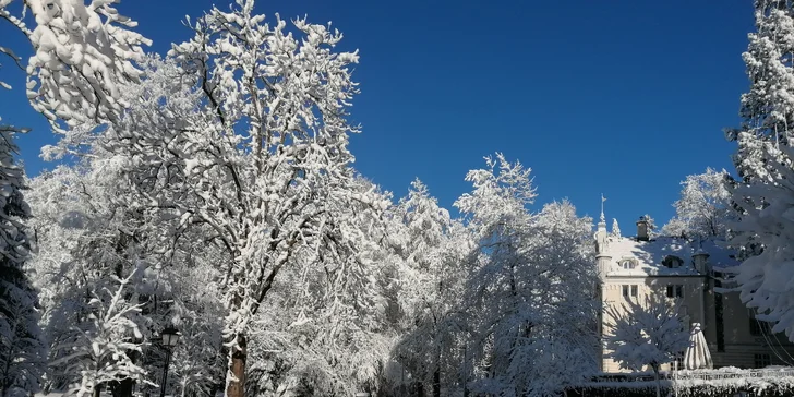 Krásne je tu aj v zime, môžete sa vydať na výlety na snežniciach alebo na lyže.