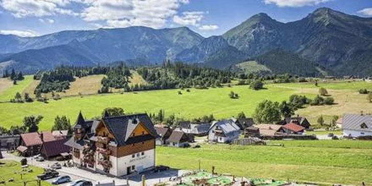 Za kamzíky i do vířivky: wellness pobyt s polopenzí v oceněném penzionu Strachan