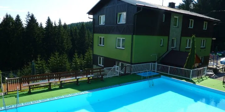 Letní dovolená v moderních chatičkách v neposkvrněné přírodě Beskyd
