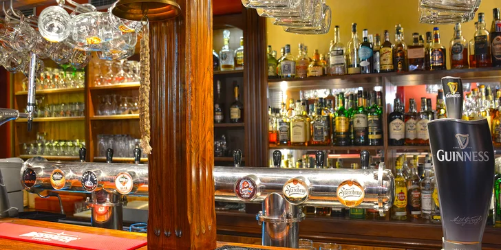 Zapít to potom můžete některým z místních piv. Mají tu Starobrno, Dačický ležák, Zlatý bažant, Krušovice, London Pride Ale i Guinness a jiné kousky.