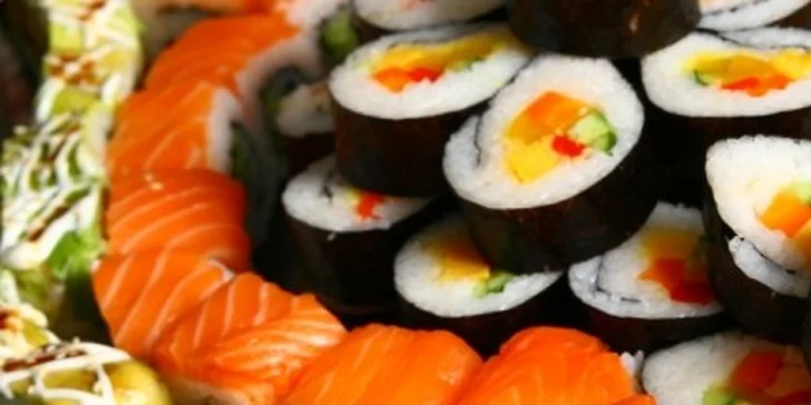 Bohaté menu s 52 ks sushi + saláty, polévky i nápoje