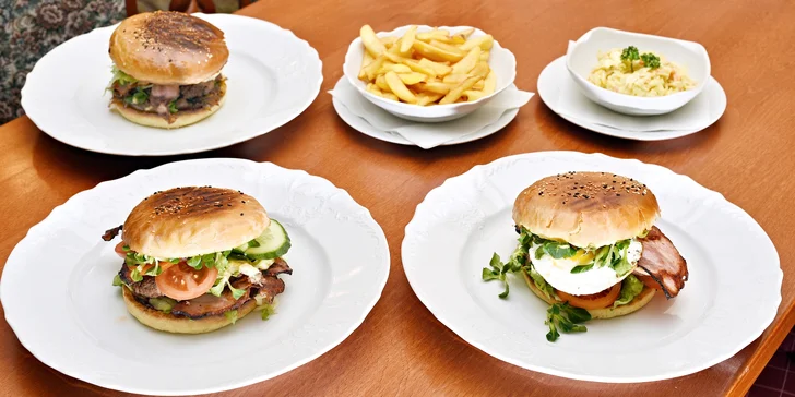 Burgerové menu pro 1, 2 nebo rovnou 4 jedlíky: na výběr ze 3 druhů burgerů