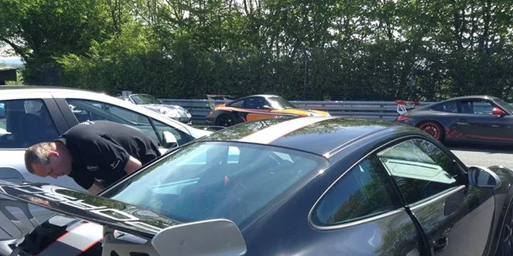 Jízda ve sporťáku po závodním okruhu Nordschleife