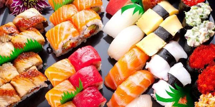 32 až 64 kousků sushi s sebou. Do práce či na doma