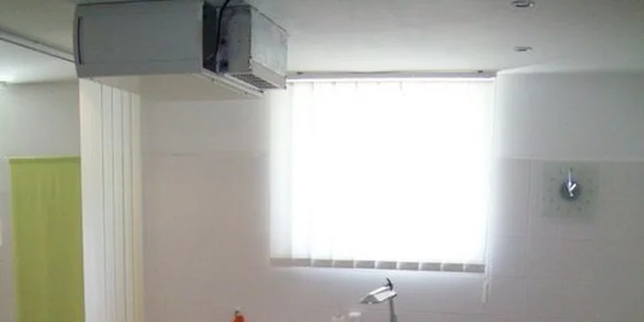 Nové gelové nehty nebo jejich doplnění i se zdobením