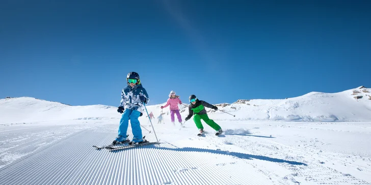 Celodenní letní lyžování na alpském ledovci