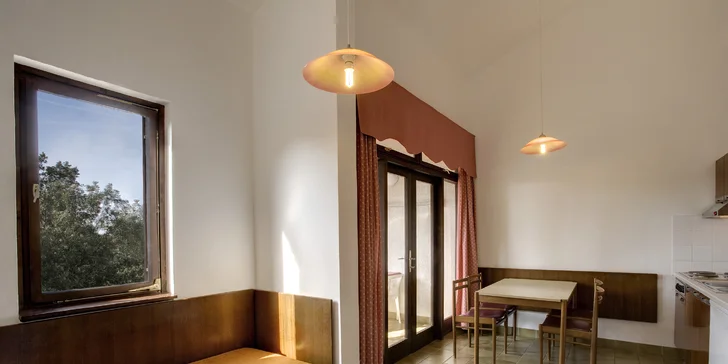 Velký rodinný apartmán má 2 ložnice, 2 koupelny a dokonce 3 balkony. 