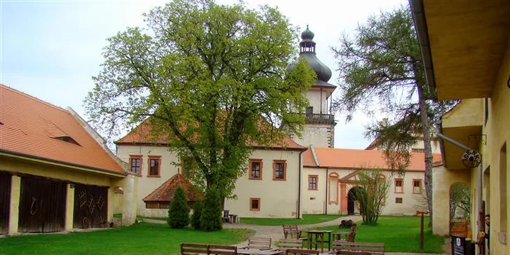 Romantický pobyt pro dva na zámku se snídaní i prohlídkou