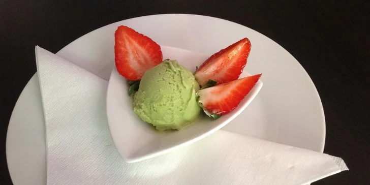 Sushi menu pro dva v restauraci Abri Sushi