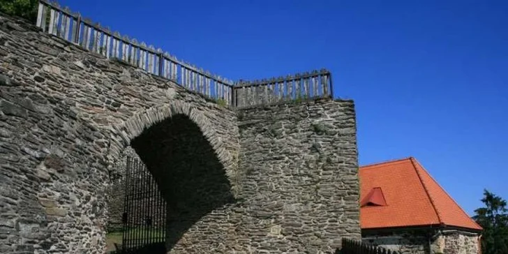 Výlet za kulturou: Prohlídka hradu Svojanov pro jednoho, dva či celou rodinu