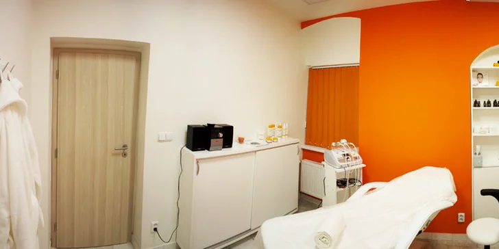 Prodloužení řas metodou řasa na řasu vč. úpravy obočí