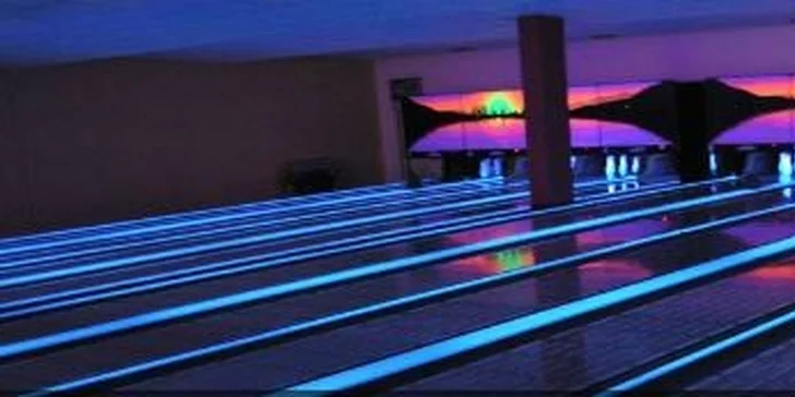 2 hodiny bowlingu na profi dráhách až pro 8 hráčů