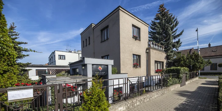 K penzionu Lovas & Lovas patří vyhlášená restaurace. 