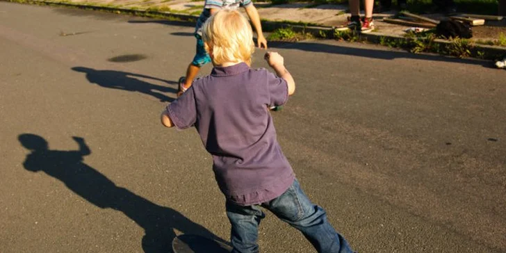 90minutová lekce longboardingu pro začátečníky! Skvělá a stylová zábava pro všechny svobodné lidi.