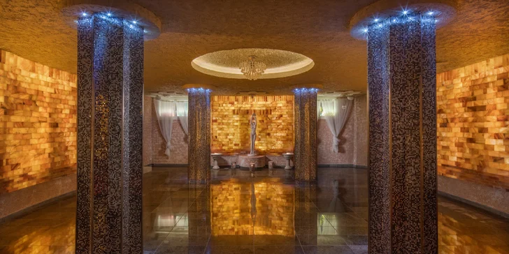 Užívejte si dokonalého komfortu obklopeni elegancí v hotelu s vlastním bazénem i wellness centrem v blízkosti Starého jezera.