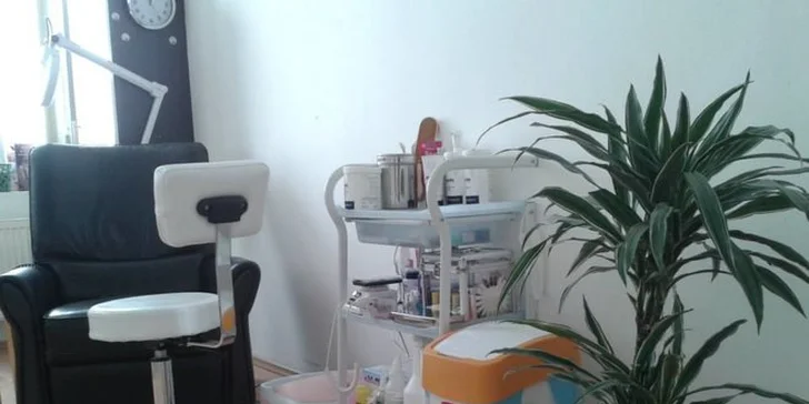 Osvěžující mokrá pedikůra v délce 60 minut