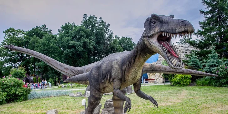 Kam se hrabou žraločí zuby na děsivé téčko alias tyranosaura.