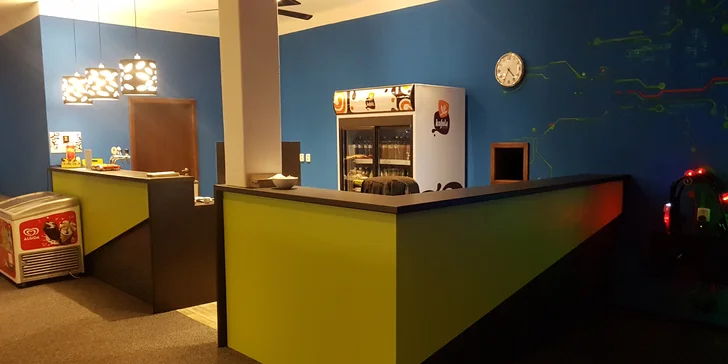 Vyzkoušejte laser arénu o 400 metrech čtverečních.