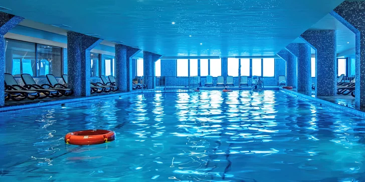 V hotelu Mirada del Lago***** vás čeká nejen nocleh, ale i krytý bazén a sauna. 