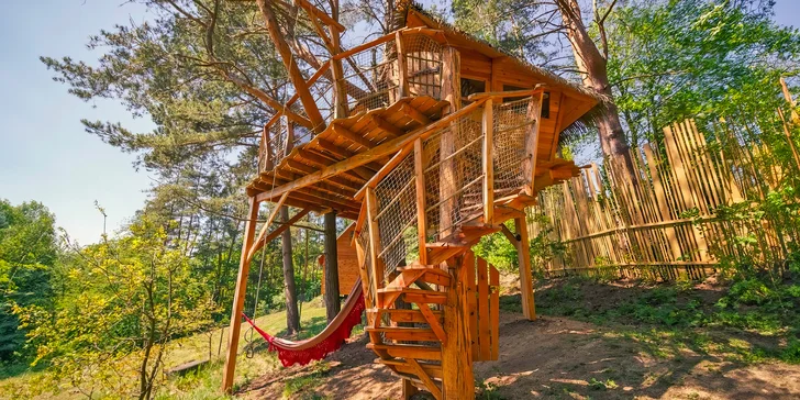 Treehouse v přírodní rezervaci Stvořidla: koupací sud i wellness