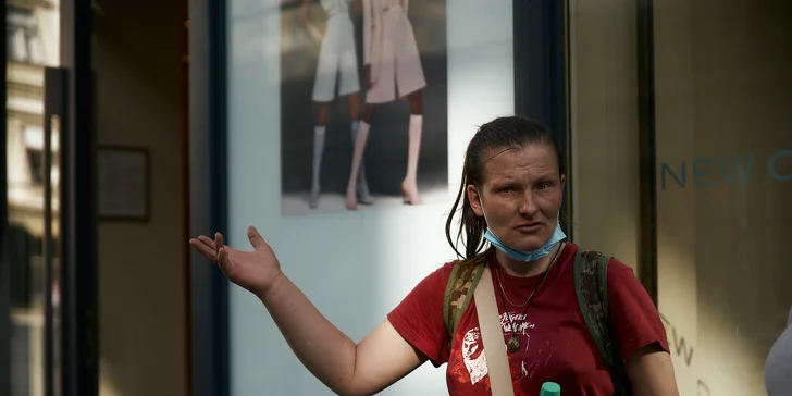 Zuzka, ktorá vám porozpráva o pražskej drogovej scéne.