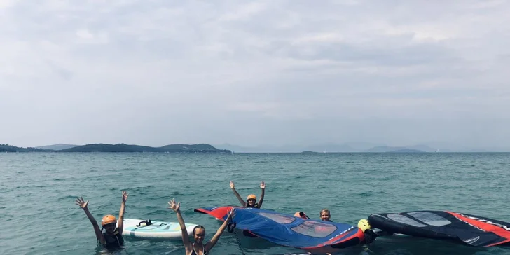 Harakiri kite kurzy je najväčšia kite škola v Česku a na Slovensku s dlhoročnými skúsenosťami a s množstvom referencií v moderných magazínoch aj na TV Nova Sport alebo Českej televízii