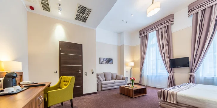 Junior Suite disponuje aj rozkladacím gaučom, ktorý poslúži ako prístelka.