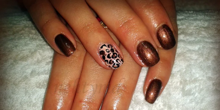 Shellac lakování přírodních nehtů na Václavském náměstí