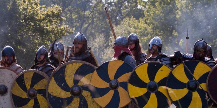 Rodinná nebo samostatná vstupenka na středověké bitvy Rogar - Valhalla