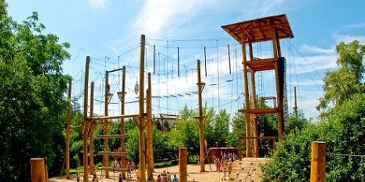 Opičí dobrodružství: 3 hodiny s celou rodinou v lanovém centru
