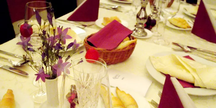 Tři dny s vynikajícím degustačním menu a masáží pro dva nedaleko Adršpachu