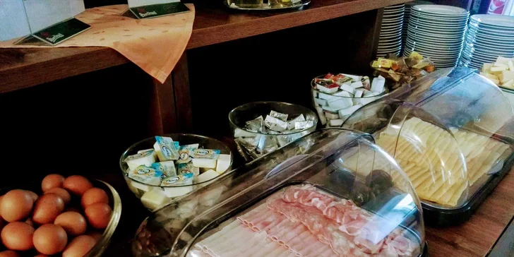 V ceně můžete mít buď snídaně, nebo polopenzi. 